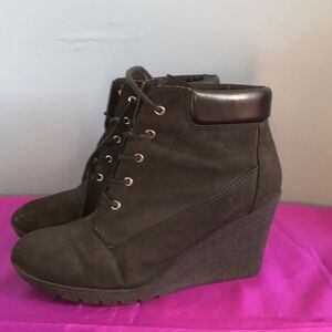 MIA Rebeccya black platform wedge lace up ankle booties size 8.5 trendy winter